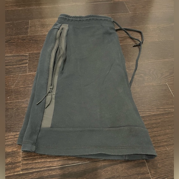 NIKE tech fleece black shorts size XXL - Picture 4 of 6